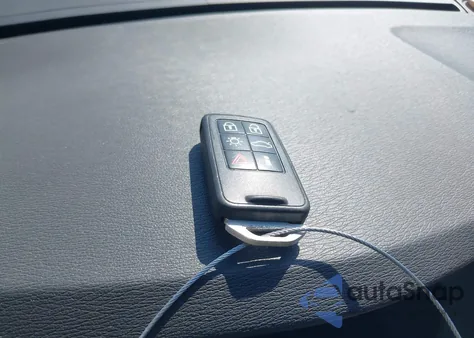 2013 Volvo S60 T6 z USA, uszkodzony, nr VIN YV1902FH2D1229743